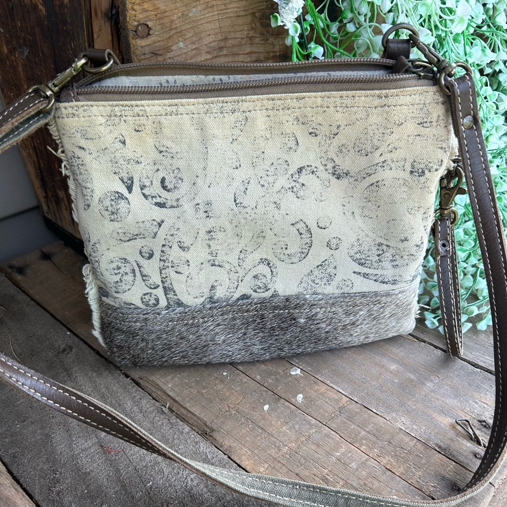 Myra Bag - crossbody -army green -fur-boho